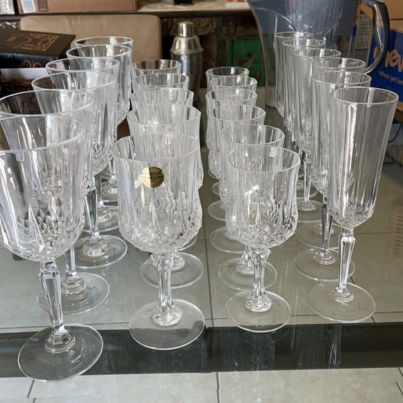 Cristal d’arques France, totally 23 wine glasses - Picture 2 of 3